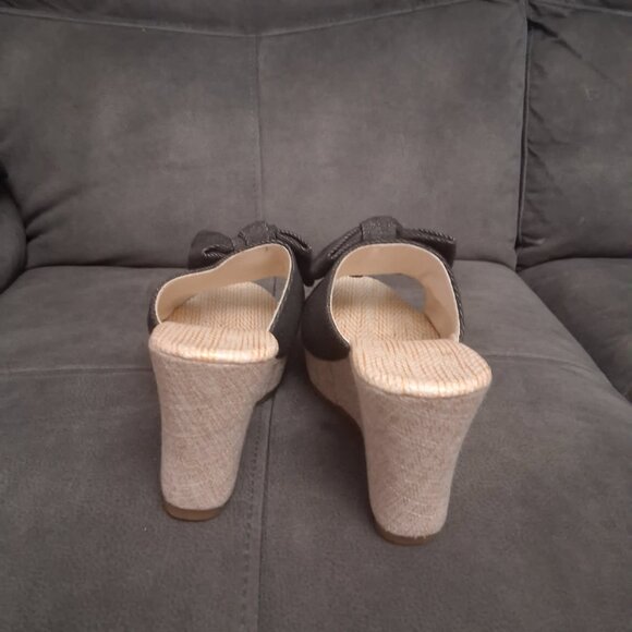 Bow Wedge Sandles - Picture 2 of 3